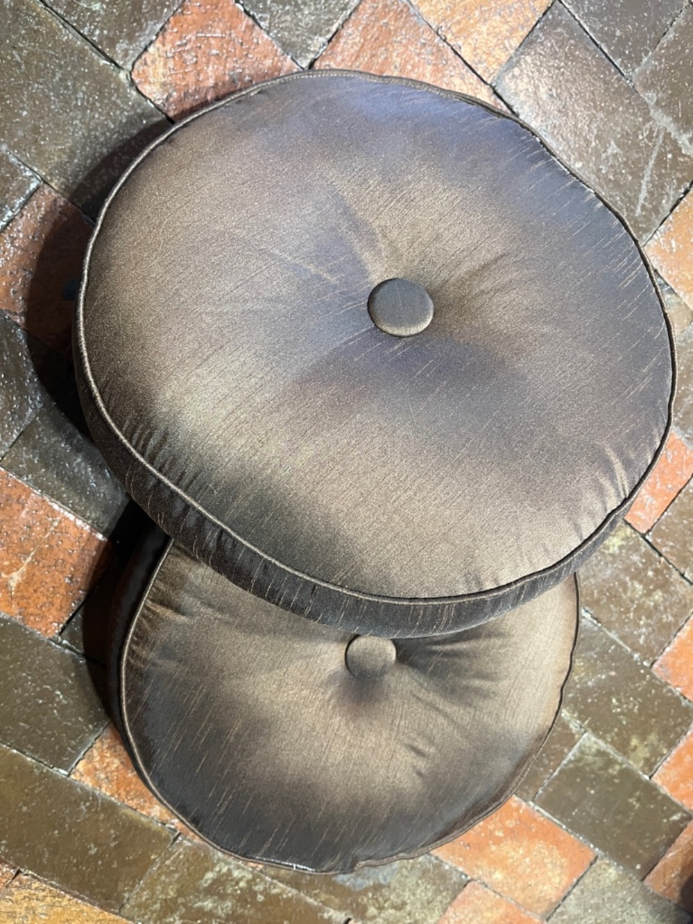 2 round Chocolate accent pillows, 14” round X 3” wide - Picture 4 of 5